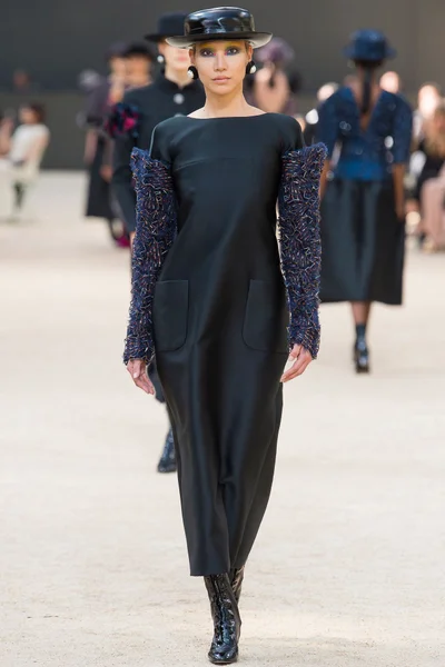 Look 38